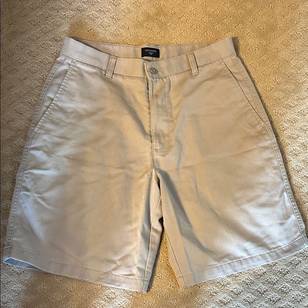 Dockers Men's Beige Shorts, 32 Waist